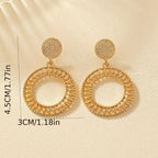 Brincos geométricos minimalistas, versáteis, modernos e encantadores, com design em relevo