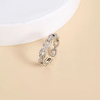 A Copper Ring with Cubic Synthetic Zirconia Inlay in Chain Design, Suitable for Women's Daily Wear and Parties