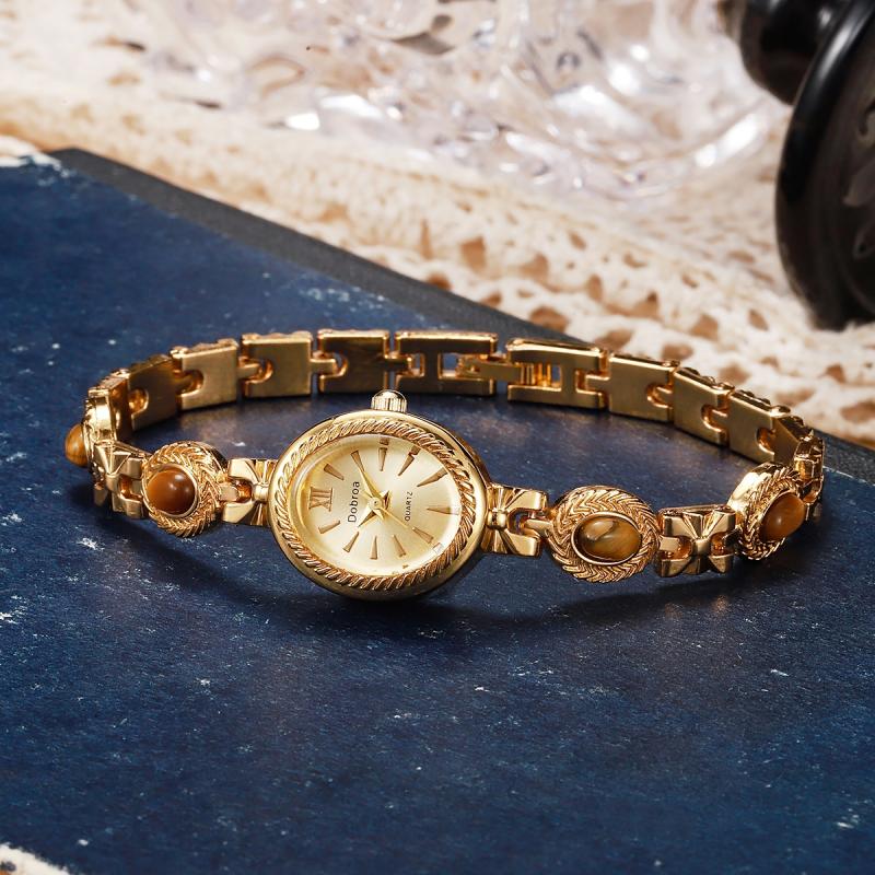 Relógio vintage único de luxo leve com corrente de olho de tigre dourada retro da Old Money