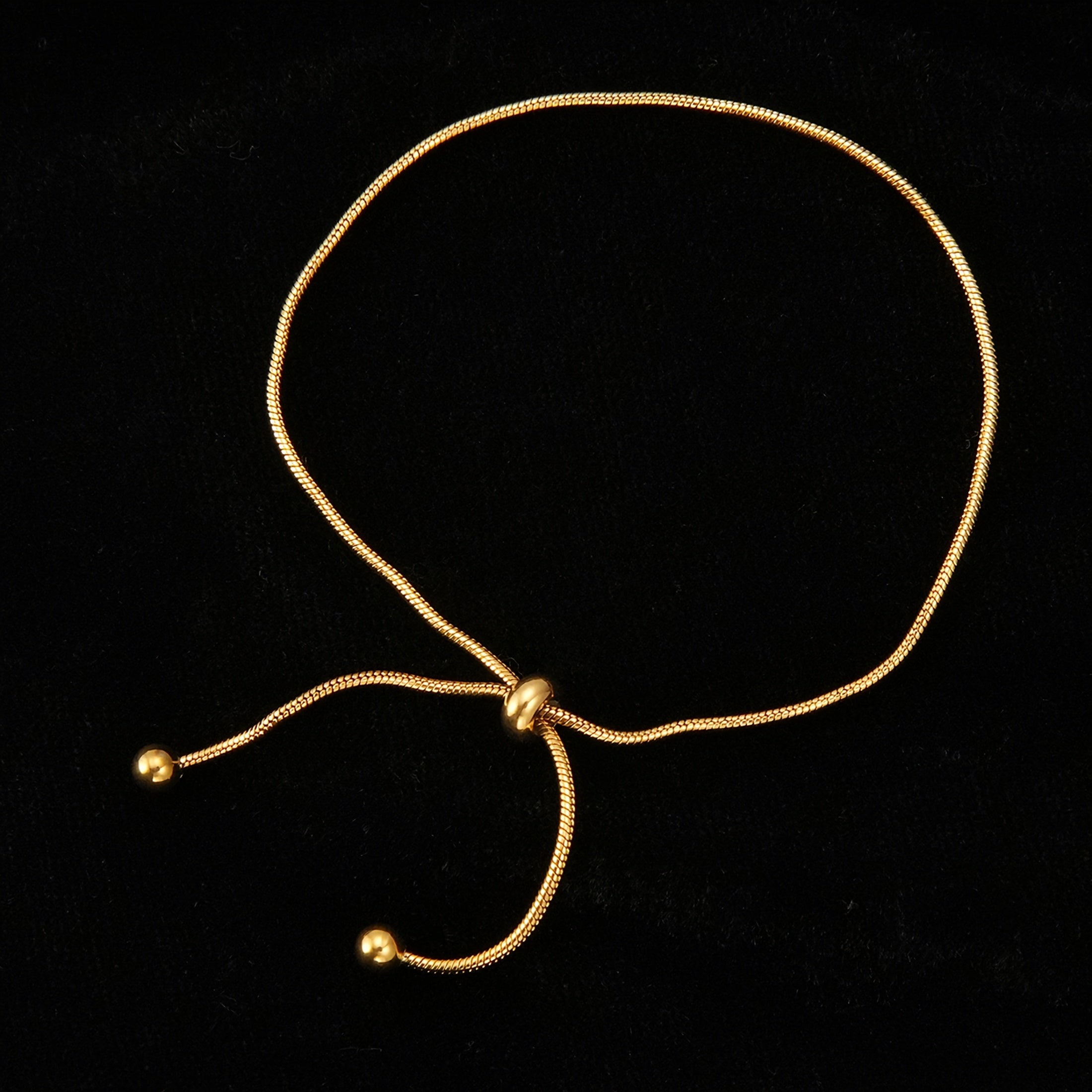 1 pulseira de aço inoxidável, elegante e delicada, adequada para uso diário e feriados, e com um temperamento fácil de usar.