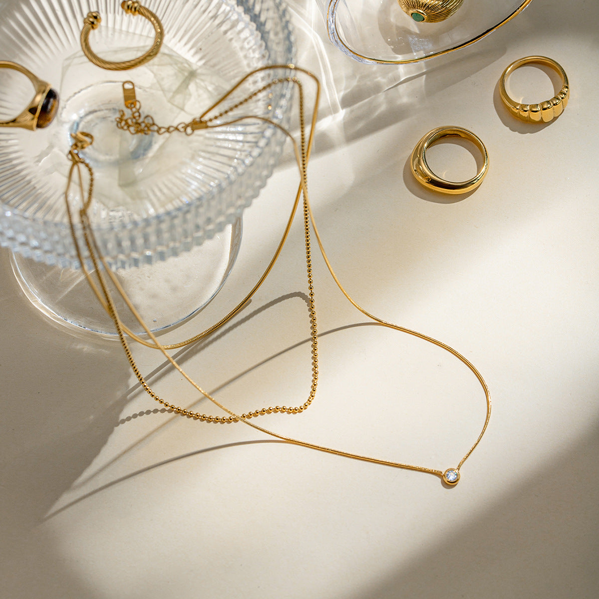 Colar de Vento Empilhado de Três Camadas, Elegante e Moderno, em Aço Inoxidável, Branco, Fácil de Usar, Luxuoso e Versátil, Adequado para Uso Diário, Festas e Férias