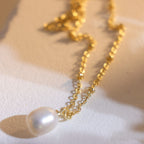 1pc Retro French Freshwater Pearl Pendant Necklace, with a Fashionable Design And Elegant Temperament for Women. It Is Versatile All Year Round And a Birthday Gift for Friends, Mothers, And Daughters